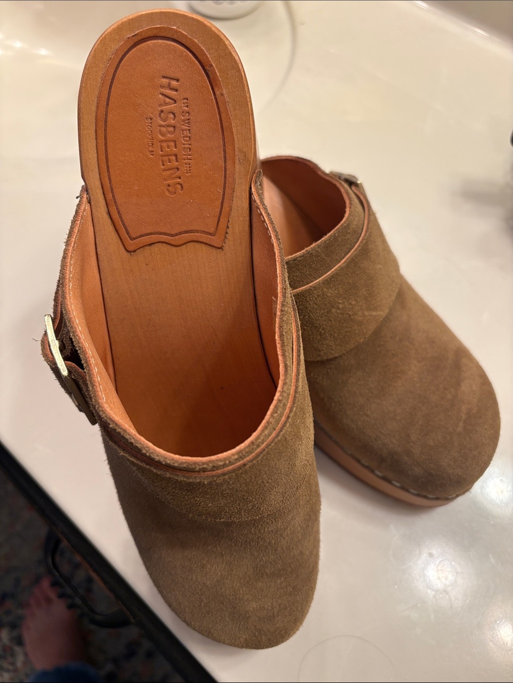 Swedish Hasbeens Tan Suede Clog Mules with Buckle NEVER BEEN WORN